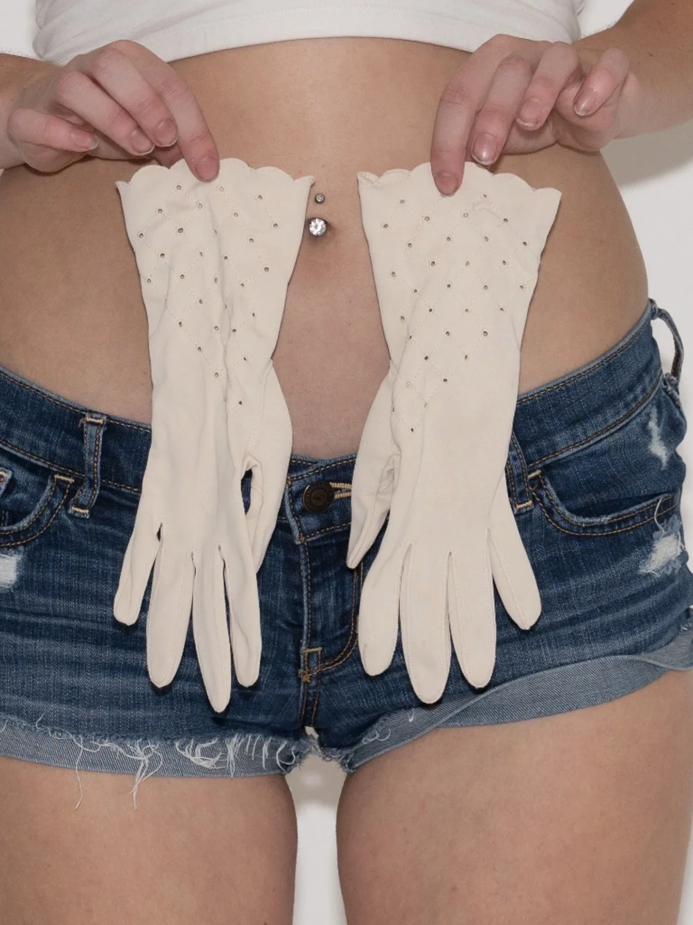 Vintage 1950s eyelet gloves cream nylon